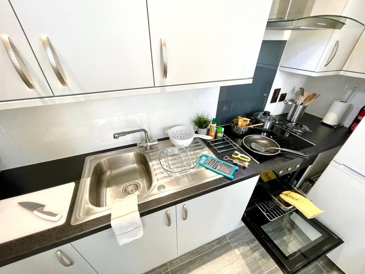 Modern Family Apartment Free Parking And Gym By Beach Bournemouth Ngoại thất bức ảnh